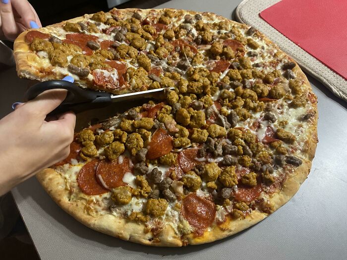 "Showers In Boiling Water": 46 Quirky And Funny Female Habits That Surprise Men The Most