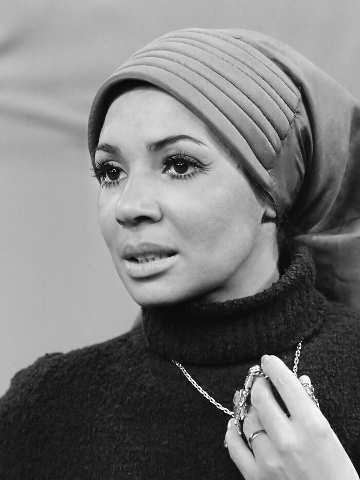 Singer Shirley Bassey, 89
