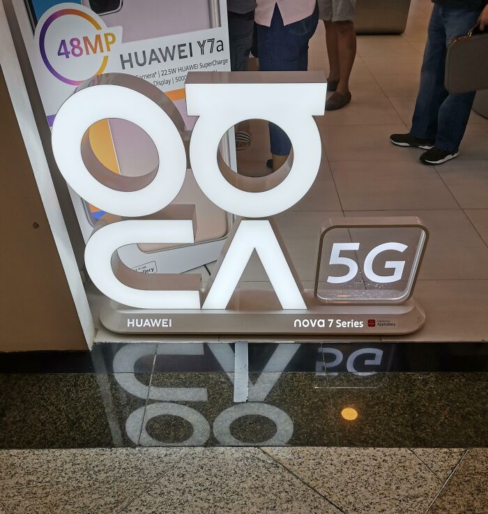 Sign for Huawei nova 7 Series 5G with confusing, poorly designed text that designers tried to write and failed miserably.