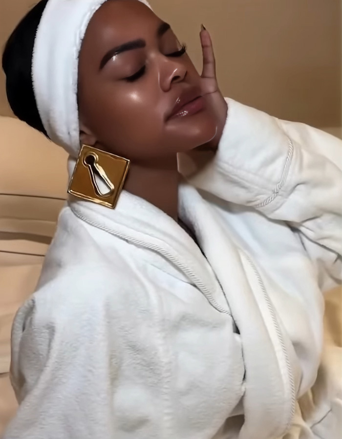 “Isso não é preenchimento, isso não é botox”: celebridade facialista revela os segredos por trás do brilho do Globo de Ouro “Isso não é preenchimento, isso não é botox”: celebridade facialista revela os segredos por trás do brilho do Globo de Ouro