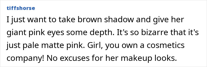 Text comment discussing makeup criticism on Ariana Grande's transformation with focus on her pink eyeshadow look. Text comment discussing makeup criticism on Ariana Grande's transformation with focus on her pink eyeshadow look.
