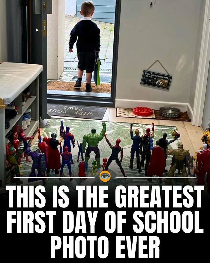 Child leaving home with toys lined up as if cheering, an interesting pic that has an even more intriguing story about school. Child leaving home with toys lined up as if cheering, an interesting pic that has an even more intriguing story about school.