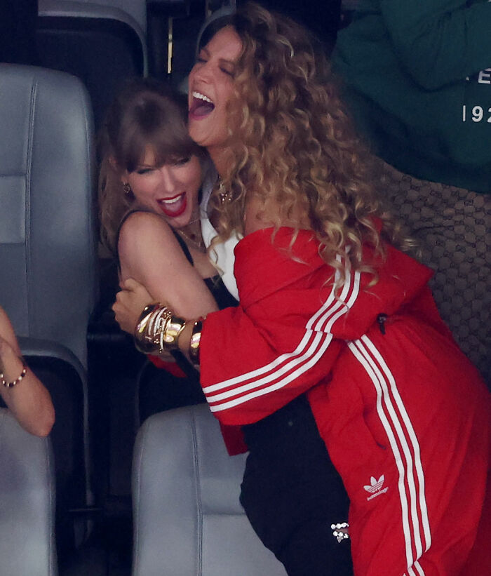 Taylor Swift and Blake Lively embracing and laughing, highlighting leaked texts revealing damning words about Justin Baldoni. Taylor Swift and Blake Lively embracing and laughing, highlighting leaked texts revealing damning words about Justin Baldoni.