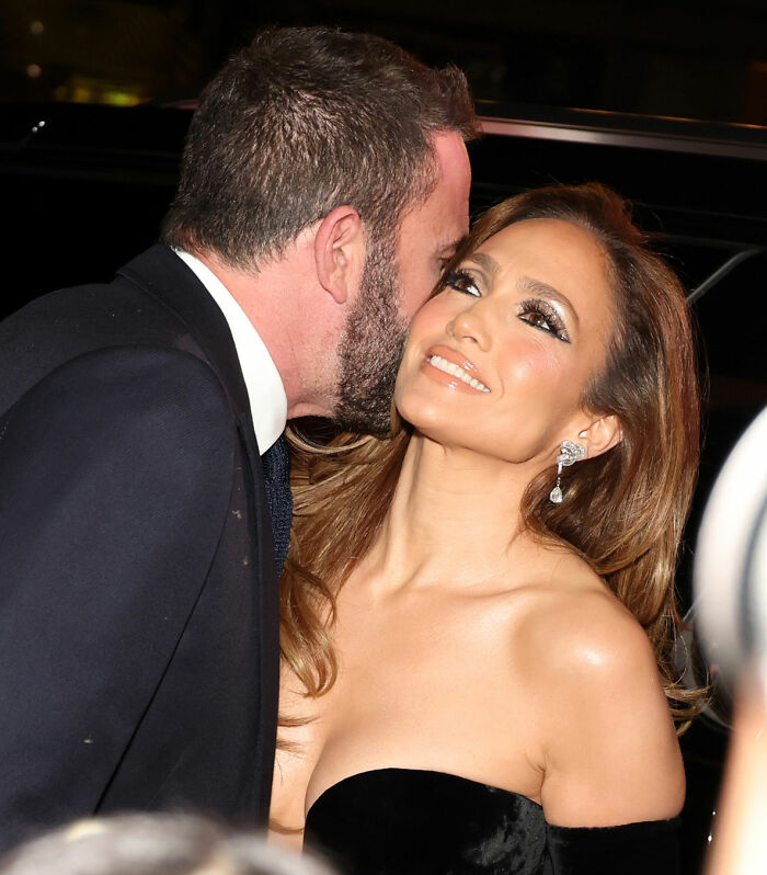 Ben Affleck whispering to Jennifer Garner at an event, highlighting her trauma bonded comments about their divorce. Ben Affleck whispering to Jennifer Garner at an event, highlighting her trauma bonded comments about their divorce.