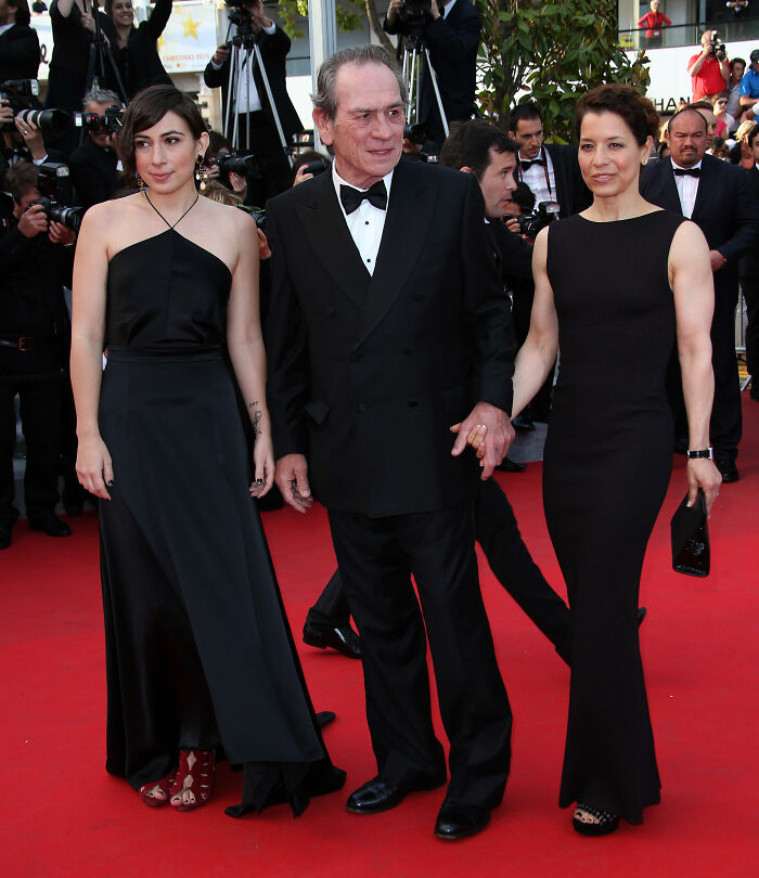 Tommy Lee Jones' Daughter Victoria, 34, Found Deceased In Ritzy San Francisco Hotel Tommy Lee Jones' Daughter Victoria, 34, Found Deceased In Ritzy San Francisco Hotel