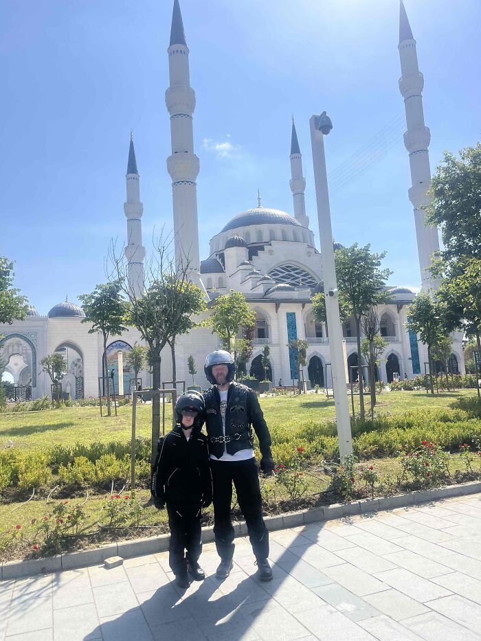 A Family Road Trip, Two Old Harleys, And 8,500 KM Of Hope For A 15-Year-Old With Cancer 