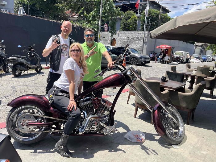A Family Road Trip, Two Old Harleys, And 8,500 KM Of Hope For A 15-Year-Old With Cancer A Family Road Trip, Two Old Harleys, And 8,500 KM Of Hope For A 15-Year-Old With Cancer