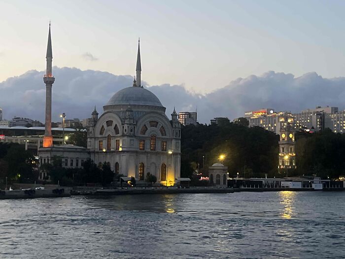 A Family Road Trip, Two Old Harleys, And 8,500 KM Of Hope For A 15-Year-Old With Cancer 