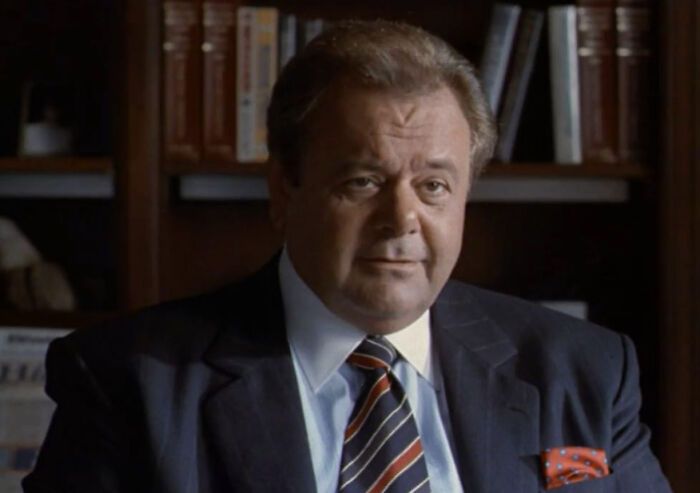 69 Stories Of 3 AM Chaos During The Night Shift That Made Workers Think, "I Don't Get Paid Enough For This"