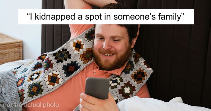 Guy Gets Added To Random Family Group Chat, He Spends 7 Months Getting Emotionally Invested