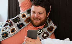 Stranger Gets Added To Private Family Group Chat, Becomes Emotionally Invested In Their Drama