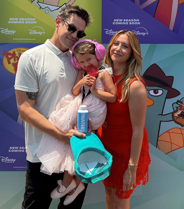 "Keep Making Her Point": Support For Ashley Tisdale After Hilary Duff's Husband's Brutal Post "Keep Making Her Point": Support For Ashley Tisdale After Hilary Duff's Husband's Brutal Post