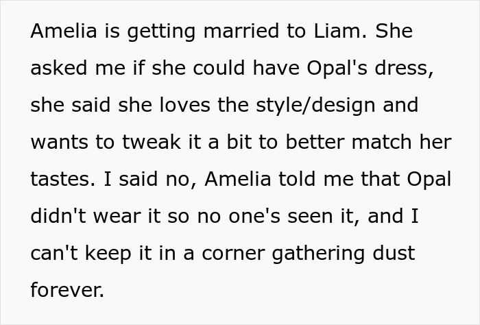 Text showing a mom refusing to hand over her daughter's wedding dress, causing tension between older daughters.