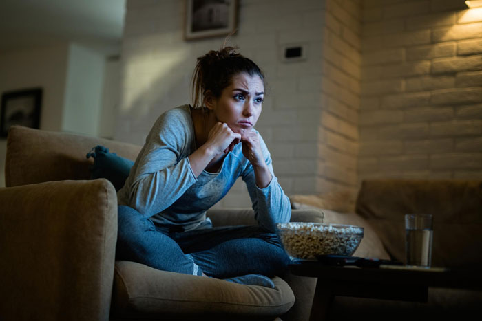 Parents Ghost Babysitter Bro, Throw A Tantrum When They Come Home To Chaos