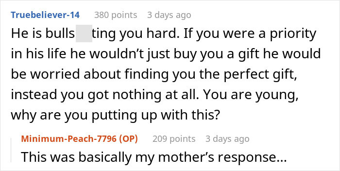 Reddit comment criticizing a man who fails to buy Christmas presents for his girlfriend, sparking discussion about priorities. Reddit comment criticizing a man who fails to buy Christmas presents for his girlfriend, sparking discussion about priorities.