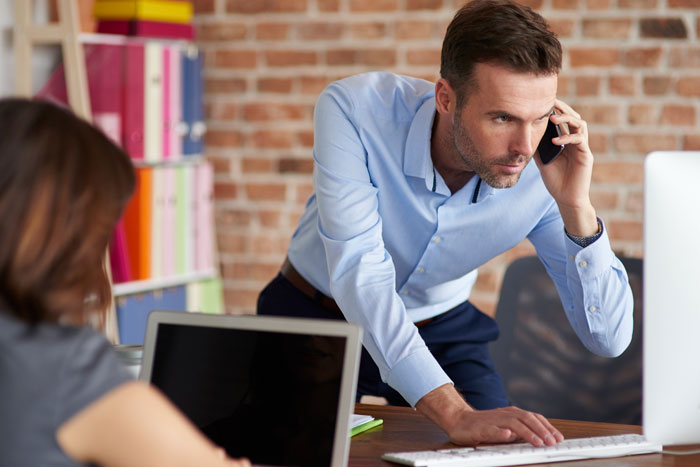 School Bans Dad From Walking Daughter To Door Because Karen Mom Felt Uncomfortable School Bans Dad From Walking Daughter To Door Because Karen Mom Felt Uncomfortable