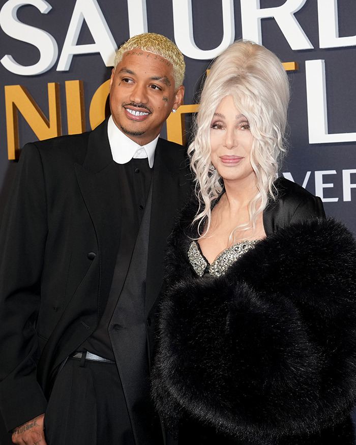 Cher&rsquo;s 'Rude' Comment About Kristen Bell And Dax Shepard&rsquo;s Marriage Divides Fans