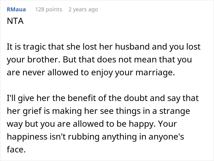 Screenshot of a Reddit comment discussing a woman demanding her friend kick out her husband from a romantic getaway. Screenshot of a Reddit comment discussing a woman demanding her friend kick out her husband from a romantic getaway.
