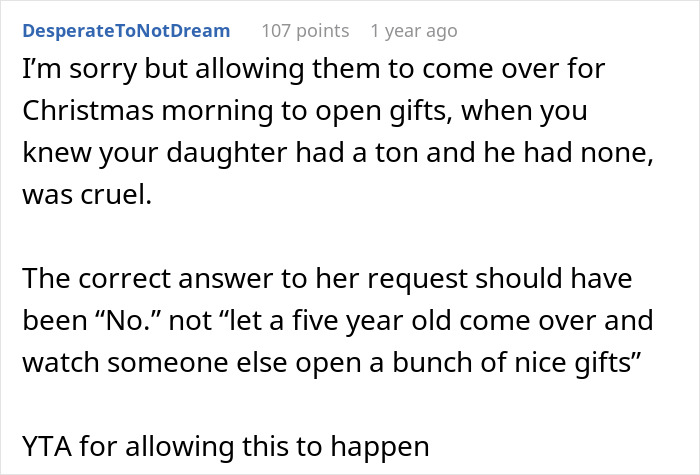 Reddit comment criticizing a dad for giving daughter 27 Christmas presents while her half-brother only gets one.