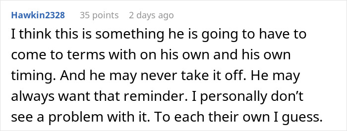 Comment discussing a widower boyfriend's choice to keep his wedding ring and the challenge it presents in their relationship.