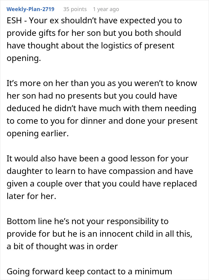 Reddit comment discussing a dad feeling no guilt over daughter getting 27 Christmas presents and half-brother only 1. Reddit comment discussing a dad feeling no guilt over daughter getting 27 Christmas presents and half-brother only 1.