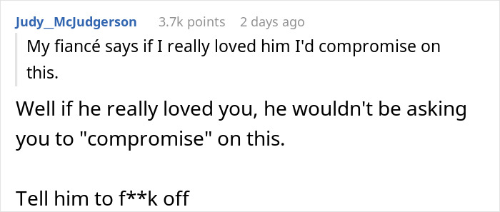 Text conversation showing a woman saying fianc&eacute; wants her to compromise about his mom being in the delivery room.