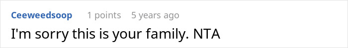 Screenshot of an online comment apologizing for family issues related to a teen accused of crushing half-sister’s Christmas dreams. Screenshot of an online comment apologizing for family issues related to a teen accused of crushing half-sister’s Christmas dreams.