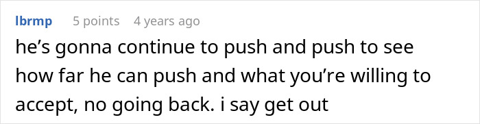 Screenshot of a Reddit comment about relationship boundaries, reflecting boyfriend fears of golddiggers concerns.