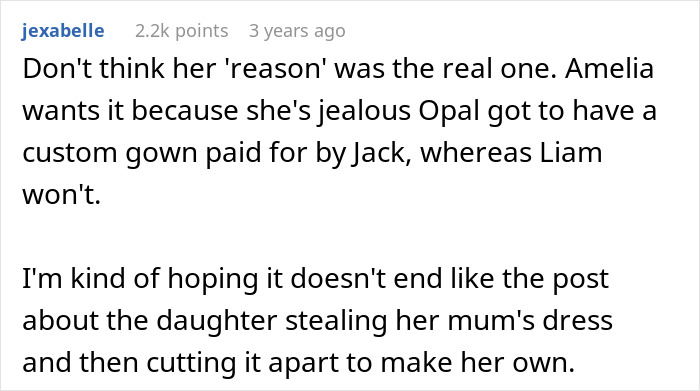 Screenshot of a forum comment discussing a mom clinging to her daughter's wedding dress and family tensions over it.
