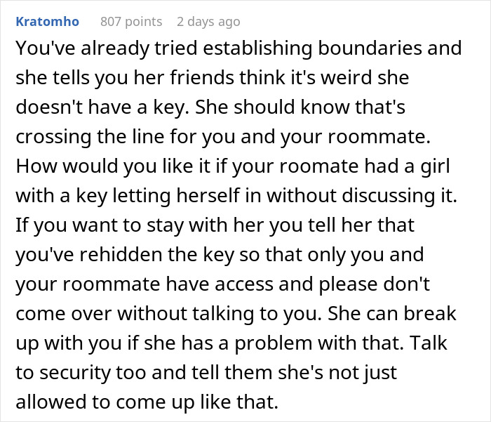 Text post showing advice about boundaries after a man feels creeped out by his girlfriend using a hidden key.
