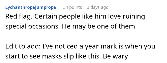 Screenshot of a Reddit comment discussing red flags in relationships relating to failing to buy Christmas presents. Screenshot of a Reddit comment discussing red flags in relationships relating to failing to buy Christmas presents.