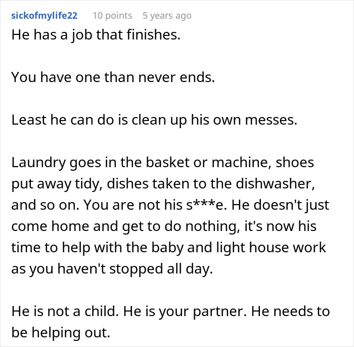 Reddit comment discussing a man refusing to clean his messes and the wife stopping her housework in response.