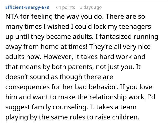 Reddit comment discussing family struggles and the woman snapping and kicking her fianc&eacute; and stepdaughter out.