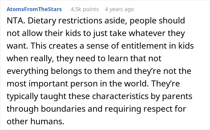 Screenshot of a Reddit comment explaining why refusing to give food to a little niece teaches boundaries and respect for others. Screenshot of a Reddit comment explaining why refusing to give food to a little niece teaches boundaries and respect for others.
