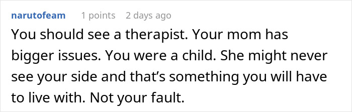 Comment on social media about a mom blaming her daughter for choosing dad in a divorce, showing family conflict.