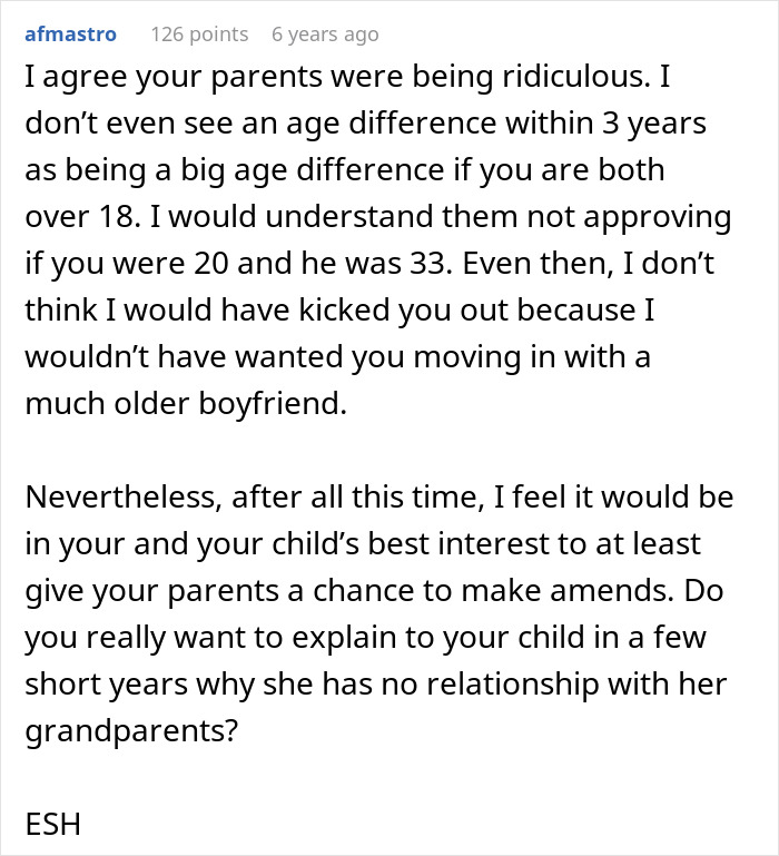 Text post discussing a woman refusing to let parents see her baby due to events from 15 years ago and family conflict.
