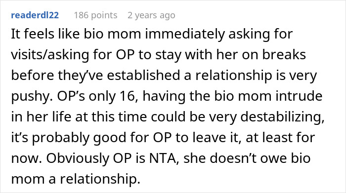 Screenshot of a Reddit comment discussing bio mom appearing after 16 years, struggling to build relationship with teen. Screenshot of a Reddit comment discussing bio mom appearing after 16 years, struggling to build relationship with teen.