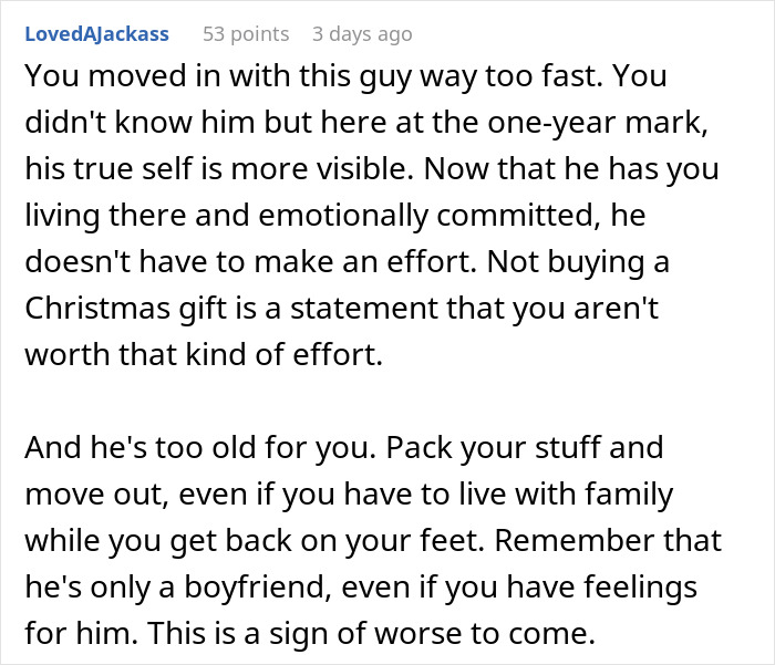 Alt text: Comment criticizing man for failing to buy Christmas presents, highlighting relationship and commitment issues. Alt text: Comment criticizing man for failing to buy Christmas presents, highlighting relationship and commitment issues.