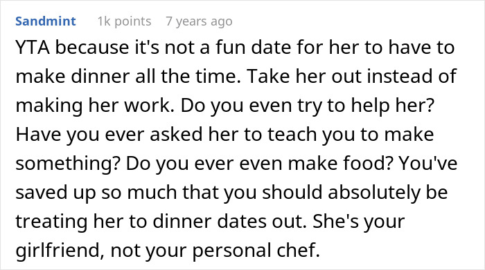 Comment discussion about chef girlfriend and boyfriend not going to restaurants, focusing on cooking and dinner date expectations.