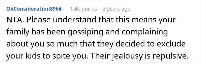 Woman Gobsmacked After Fam Refuses To Give Her “Spoiled” Kids Xmas Presents Woman Gobsmacked After Fam Refuses To Give Her “Spoiled” Kids Xmas Presents