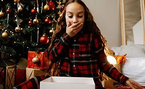 “Hurt An Innocent Child”: 5YO Kid Has To Watch Sister Open 27 Presents On Christmas While He Only Gets One