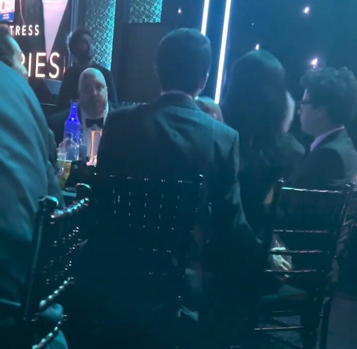 Timothée Chalamet at Critics Choice Awards, standing up using Kylie's BBL, captured in viral video moment. Timothée Chalamet at Critics Choice Awards, standing up using Kylie's BBL, captured in viral video moment.