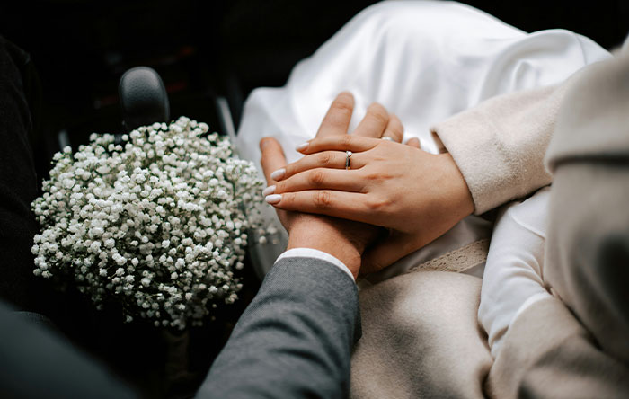 Woman Finds Out Her Fiancé Is Her First Cousin, Reveals It To Mom, Who Has A Violent Meltdown Woman Finds Out Her Fiancé Is Her First Cousin, Reveals It To Mom, Who Has A Violent Meltdown