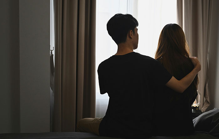 Woman Finds Out Her Fiancé Is Her First Cousin, Reveals It To Mom, Who Has A Violent Meltdown Woman Finds Out Her Fiancé Is Her First Cousin, Reveals It To Mom, Who Has A Violent Meltdown