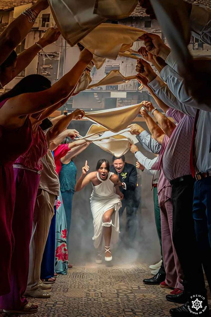 When Your Wedding Feels Like An Action Movie — But With A Happy Ending. 💥🏃‍♀️💒 Photo By David Gil