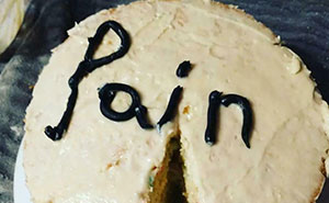 “Too Old For Leo DiCaprio”: 49 Funny Photos Of Cakes That Reflect Honest Emotions