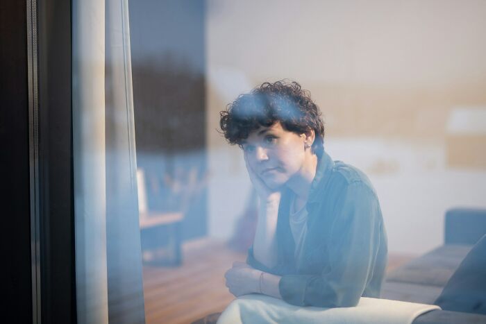 "Showers In Boiling Water": 46 Quirky And Funny Female Habits That Surprise Men The Most