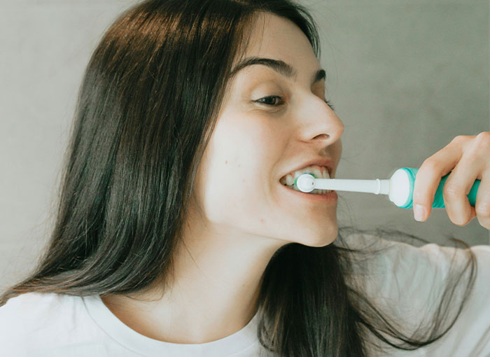 57 Things Women Did To Their Bodies As Teens Because Beauty Standards Said They Should