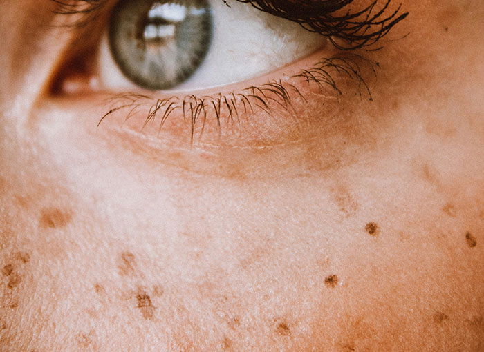 57 Things Women Did To Their Bodies As Teens Because Beauty Standards Said They Should