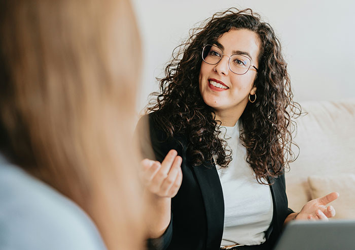 Parent Torn Between Respecting Daughter’s Boundaries And Saving Her Classmate From An Empty B-Day Party Parent Torn Between Respecting Daughter’s Boundaries And Saving Her Classmate From An Empty B-Day Party